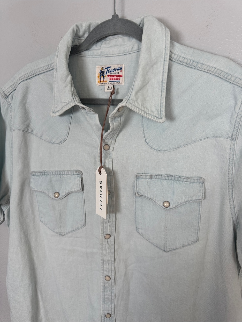 Tecovas Pale Blue Men’s Denim Short Sleeve Pearl Snap New With Tags size Large - Picture 4 of 8